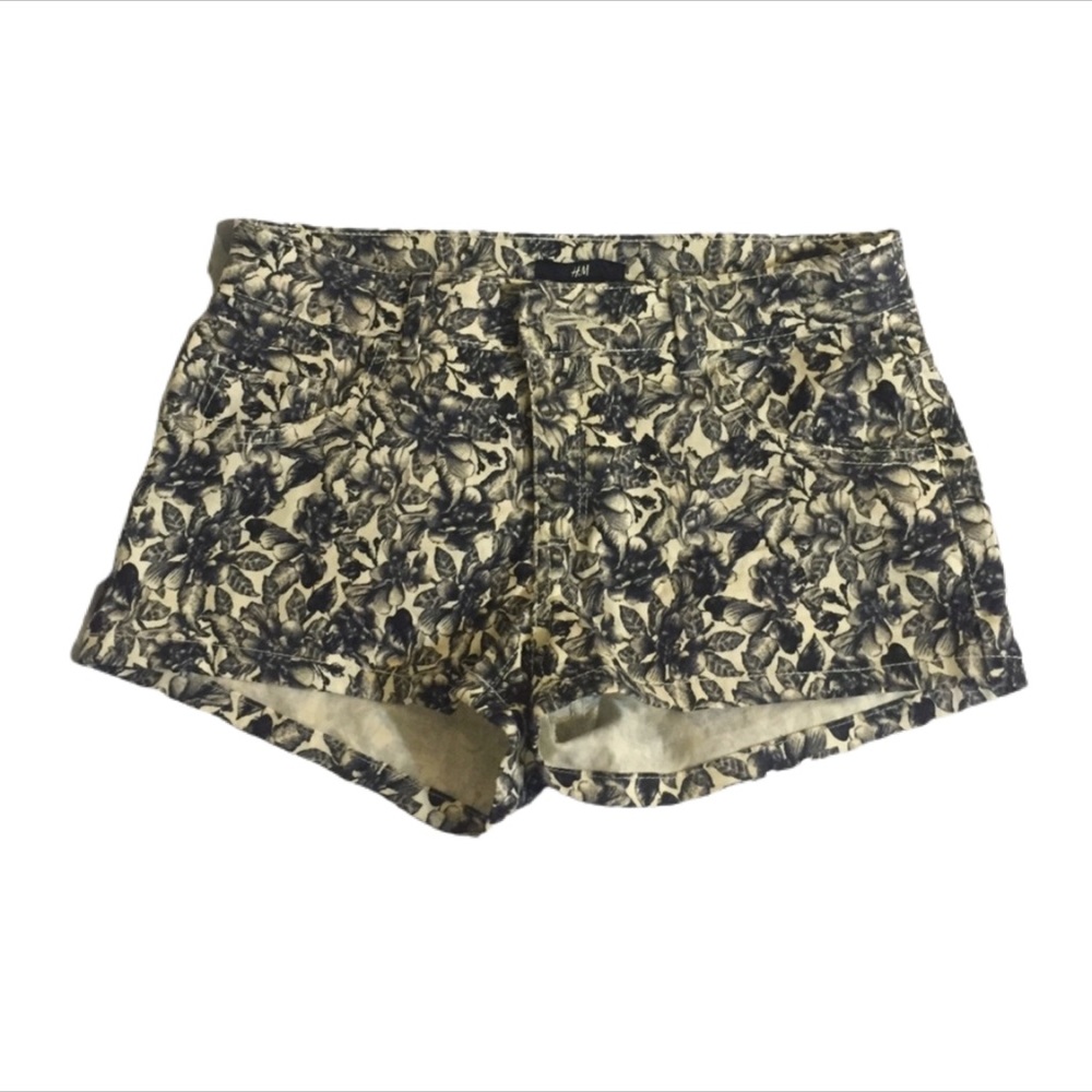🌿{5 for $25}  H&M Floral Shorts
